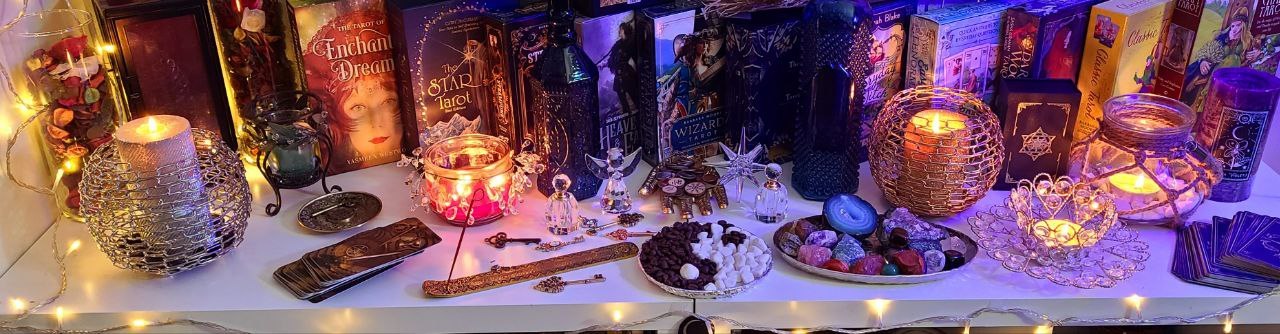 creator cover LANA MAGIC TAROT