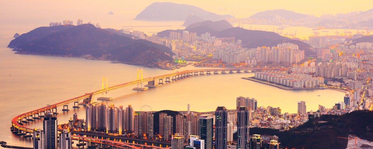 Южная корея пляж «haeundae beach». Мост в южной корее пусан. Пусан за день. Пусан за день. Порт пусан корея.