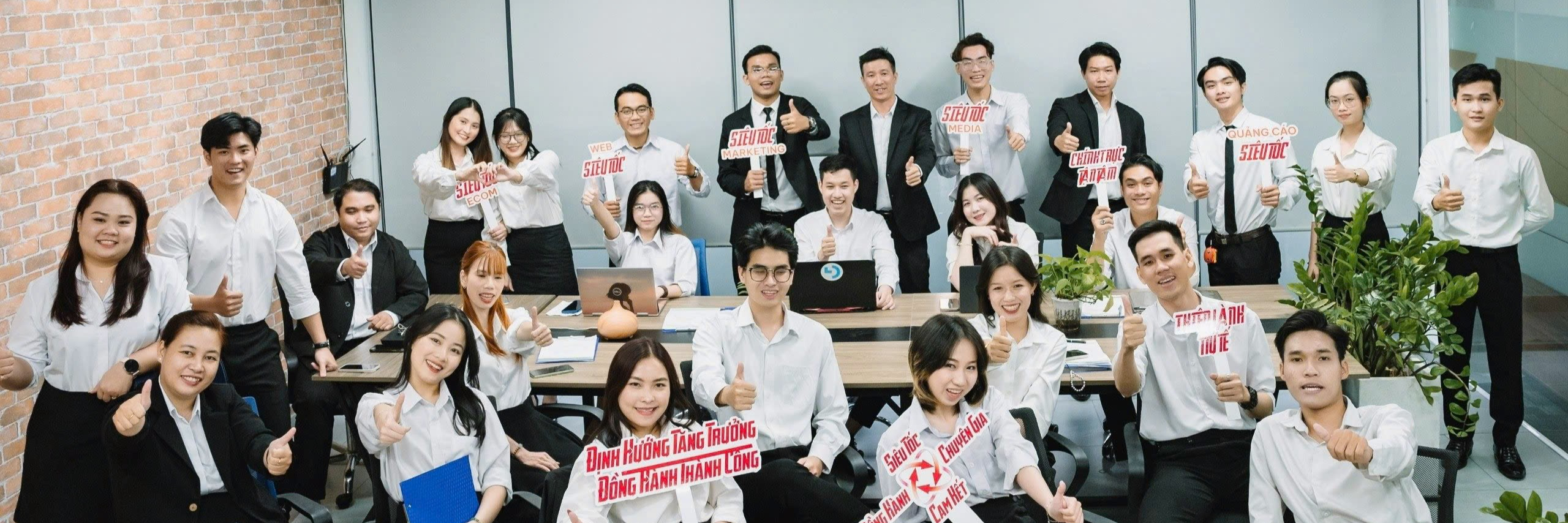 creator cover Marketing cho công ty du học