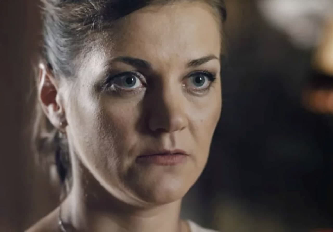 Арина постникова выжить после. Анастасия панина физрук. Коби смолдерс. Мила сивацкая сериал гранд. Домработница сериал 2015.