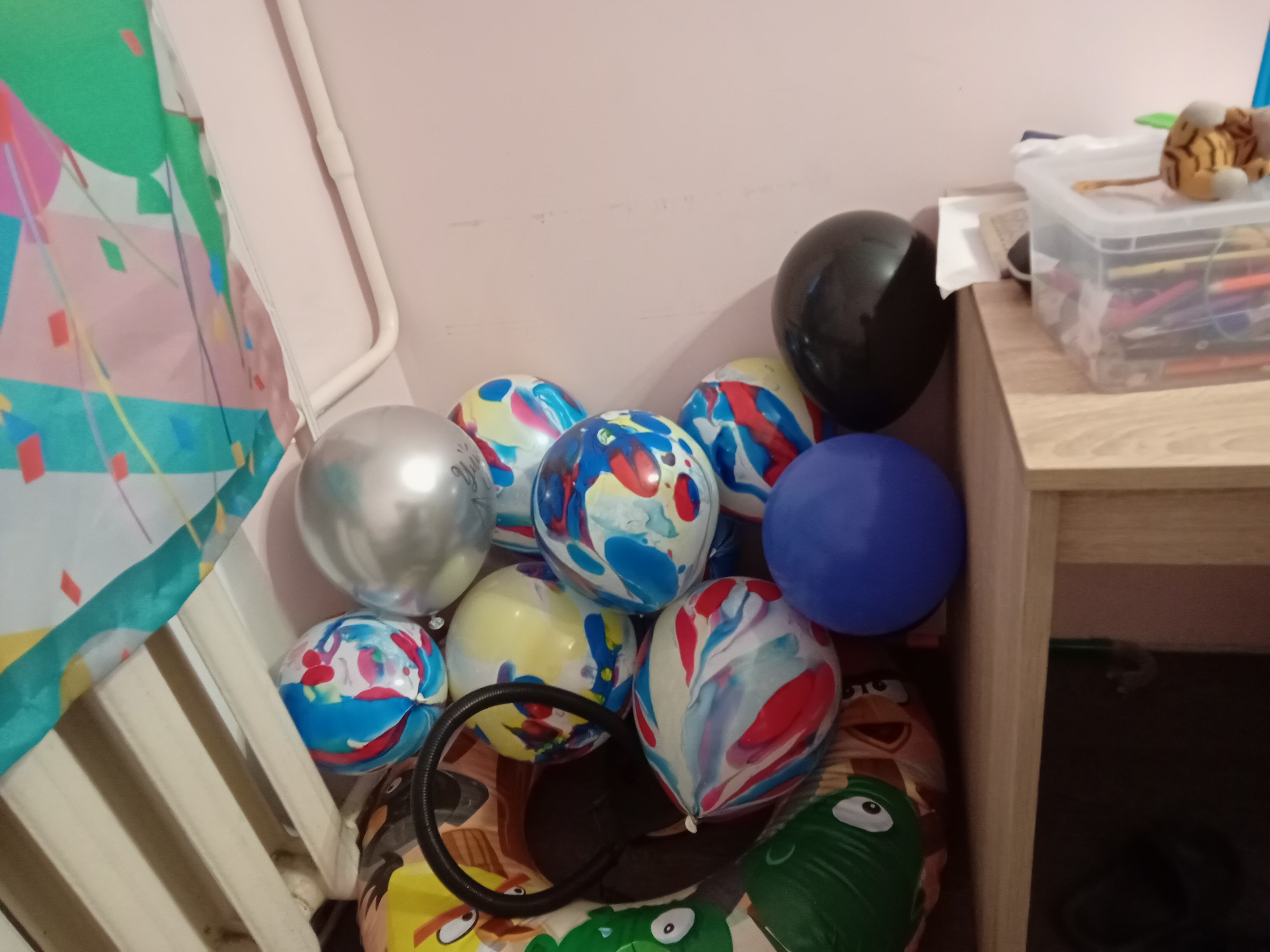 How much balloons can I inflate in 5 minutes? (Everything is wrong) inflatable_fountain8031