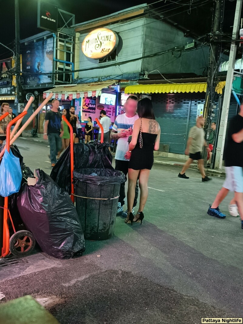 Пхукет: Bangla Road - как аналог пляжной улицы в Паттайе, где стоит до 60  лиц древнейшей профессии - обзор в данном посте. - Pattaya Nightlife |  Boosty