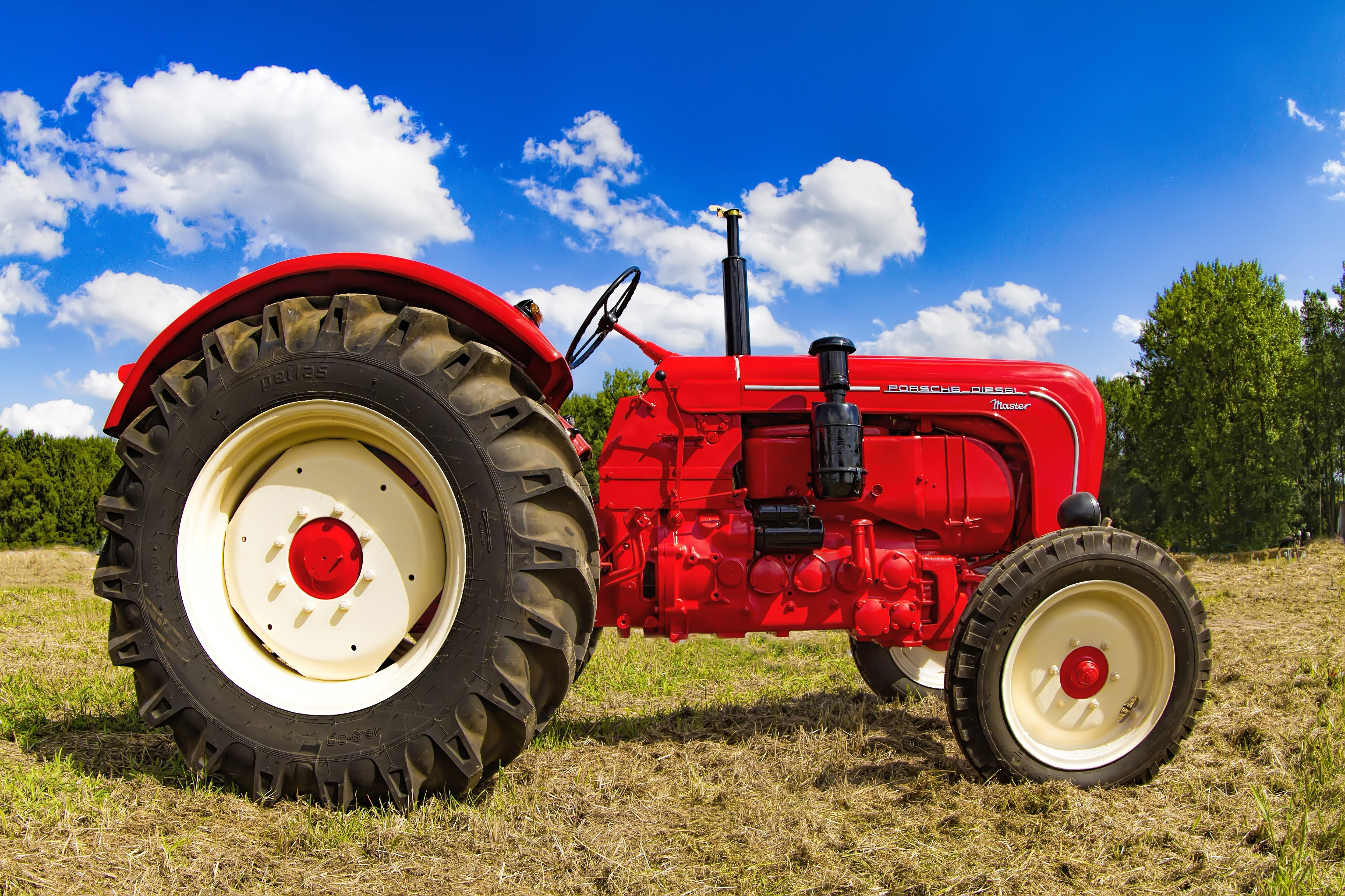 Tractor. Трактор. Красный трактор для сельхоз. Трактор vehicles. ИСО тракторы сельскохозяйственные колесные.