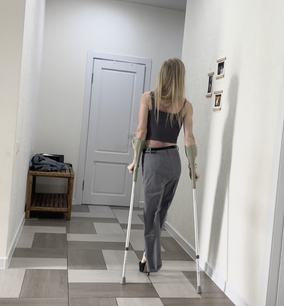 Clip - Office Suit - Elena Amputee | Boosty 18+