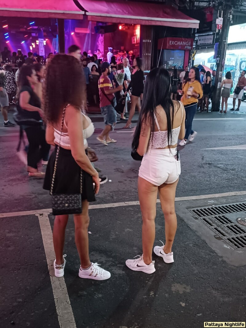 трансы маленькие Пхукет: Bangla Road - как аналог пляжной улицы в Паттайе, где стоит до 60  лиц древнейшей профессии - обзор в данном посте. - Pattaya Nightlife |  Boosty