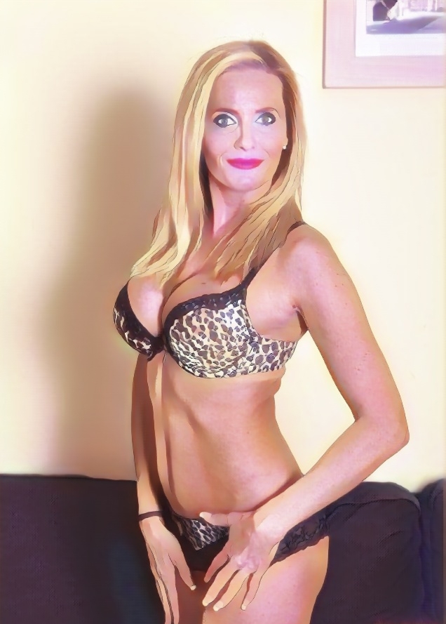 Hot fit blonde milf in black slip and leopard lingerie (17 pics ...