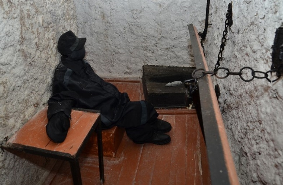 Prison punishment. Камера ШИЗО ПКТ. Карцер ШИЗО. Карцер в СИЗО. Камера осужденных.