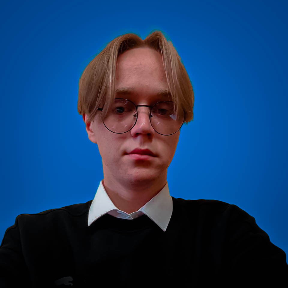 Дмитрий Глухов